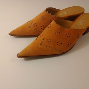 Women's Vero Cucio Clogs Size 6